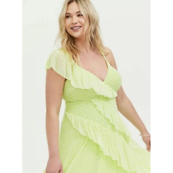 Torrid 1 Womens Yellow Floral Mesh Ruffle Midi Dress Size 1X - Picture 3 of 12